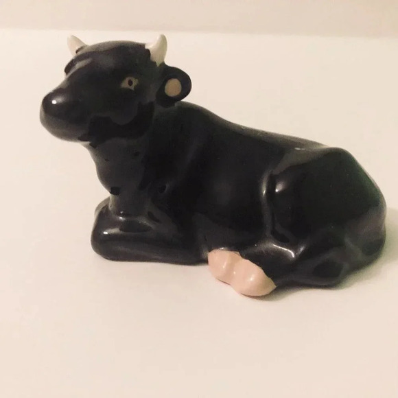 Vintage Ceramic Bull Cow Figurine Black 3.5  Inch Long Figure - Picture 8 of 9